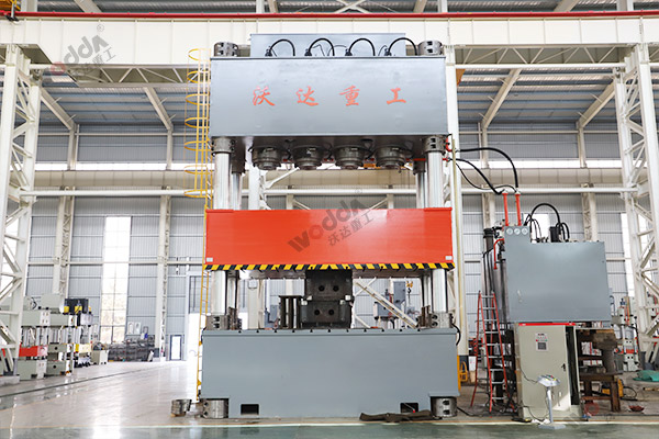 2500噸復(fù)合材料成型液壓機(jī)_大型四柱液壓機(jī)廠家 2500噸復(fù)合材料成型液壓機(jī)_大型四柱液壓機(jī)廠家