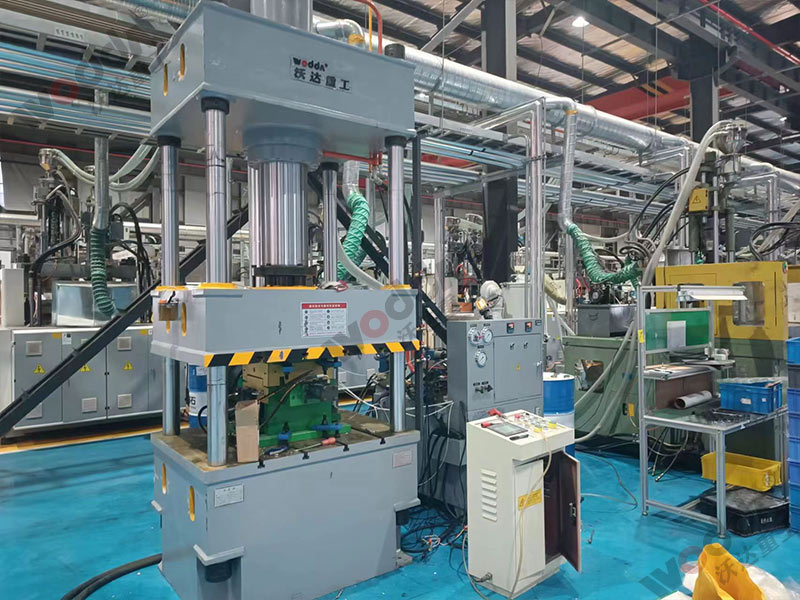 玻璃鋼絕緣子模壓液壓機(jī) 玻璃鋼絕緣子模壓液壓機(jī)