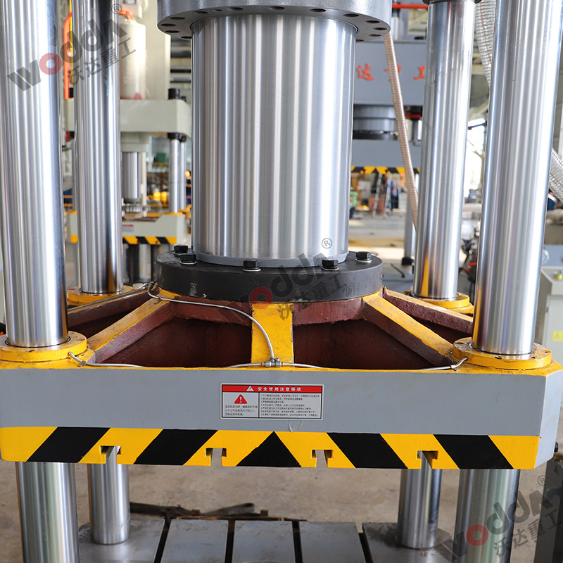 滕州液壓機細節(jié)