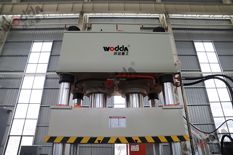 800噸塑料托盤液壓機(jī) 800噸塑料托盤液壓機(jī)