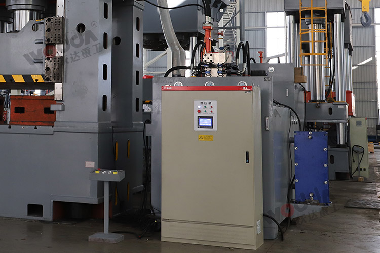 2000噸框架液壓機(jī)（移動(dòng)控制臺(tái)、電器柜）