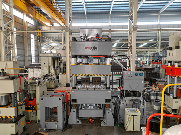 汽車鈑金件拉伸成型液壓機(jī) 汽車鈑金件拉伸成型液壓機(jī)