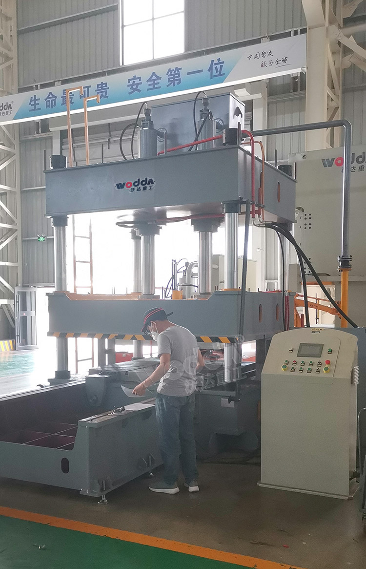 160輪胎模具試驗機(jī)車間實拍圖 160輪胎模具試驗機(jī)車間實拍圖