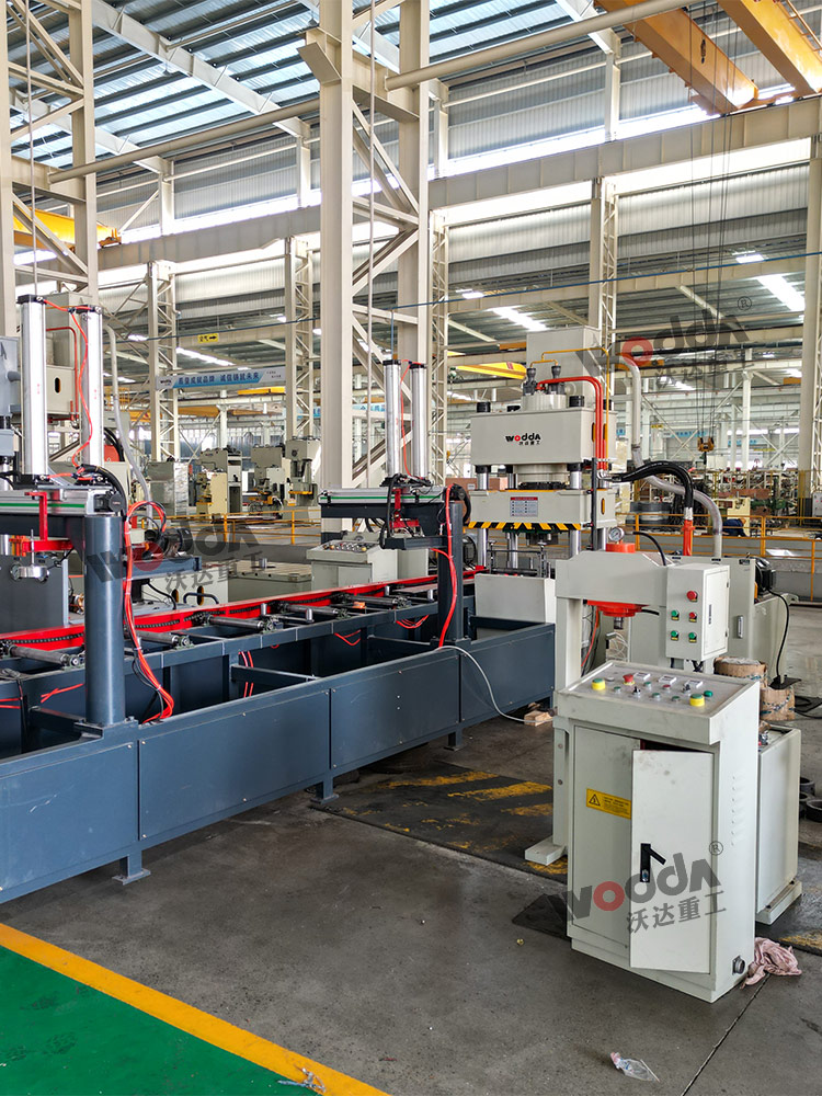 250噸錨桿托盤生產(chǎn)線車間展示 250噸錨桿托盤生產(chǎn)線車間展示