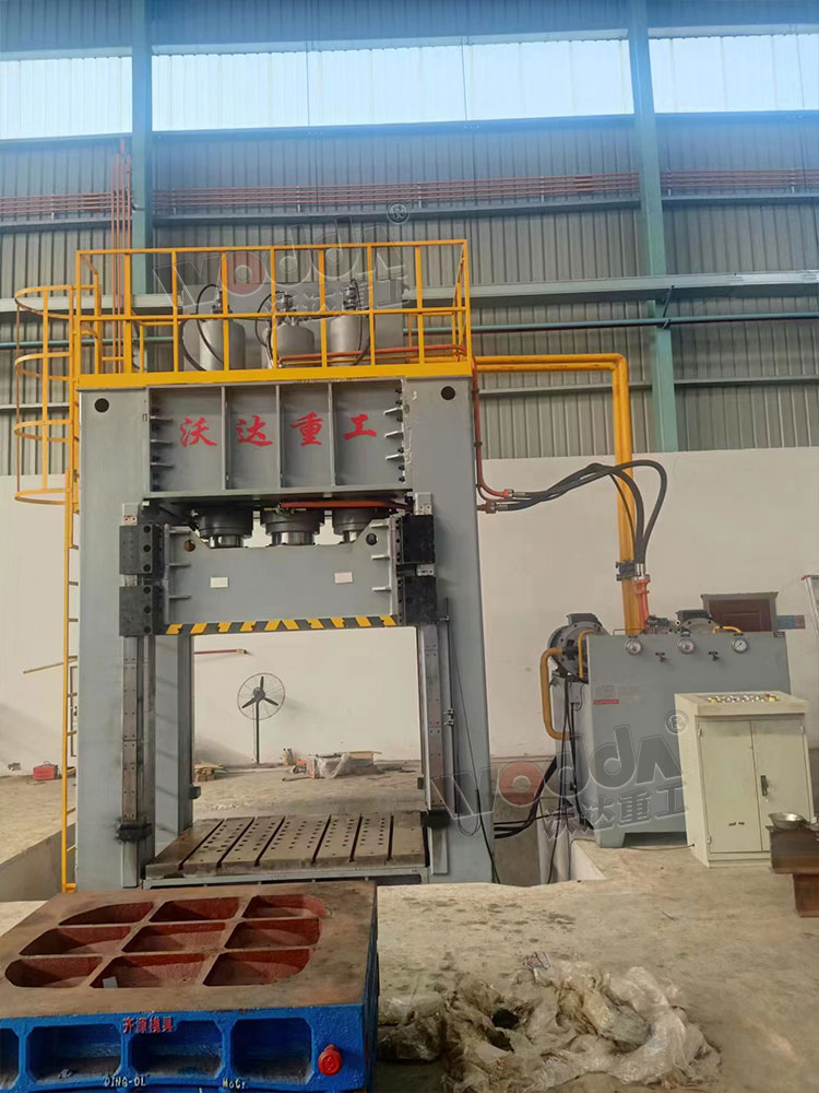 800噸框架式液壓機(jī)客戶現(xiàn)場(chǎng) 800噸框架式液壓機(jī)客戶現(xiàn)場(chǎng)