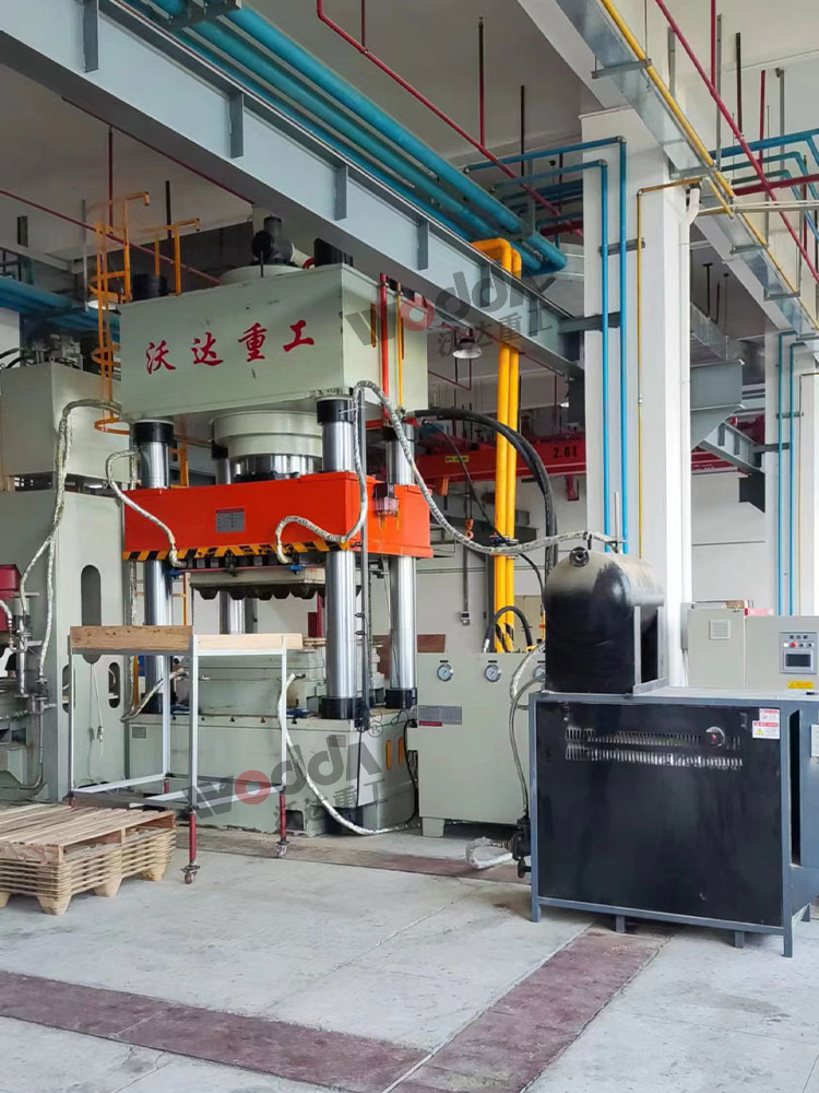 1000噸木屑托盤(pán)成型四柱液壓機(jī) 1000噸木屑托盤(pán)成型四柱液壓機(jī)