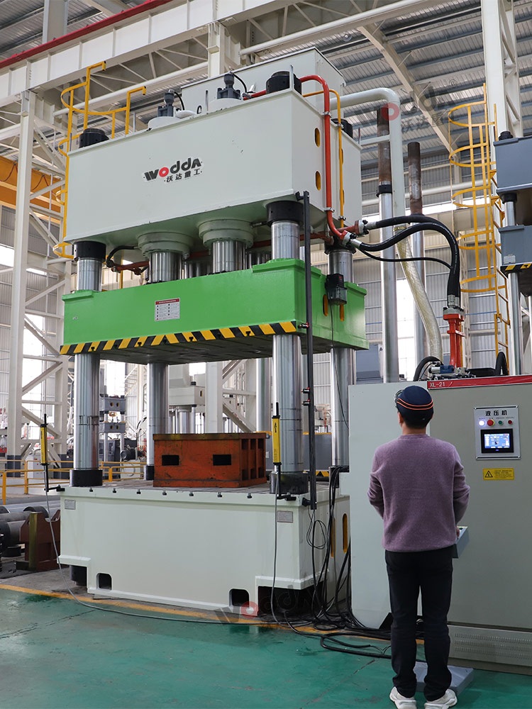 1000噸塑料托盤液壓機(jī) 1000噸塑料托盤液壓機(jī)