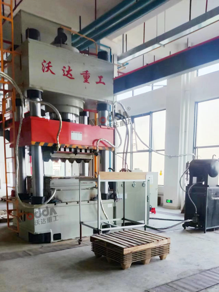 1000噸木屑托盤成型液壓機(jī) 1000噸木屑托盤成型液壓機(jī)