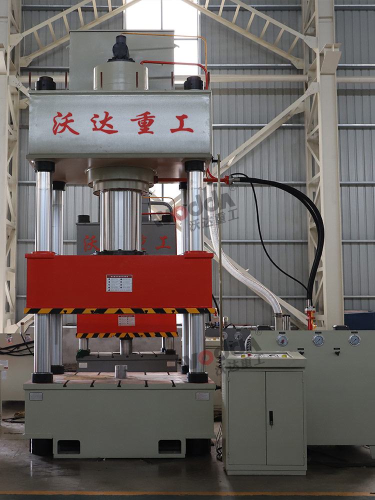 630噸玻璃鋼拍門成型液壓機(jī) 630噸玻璃鋼拍門成型液壓機(jī)