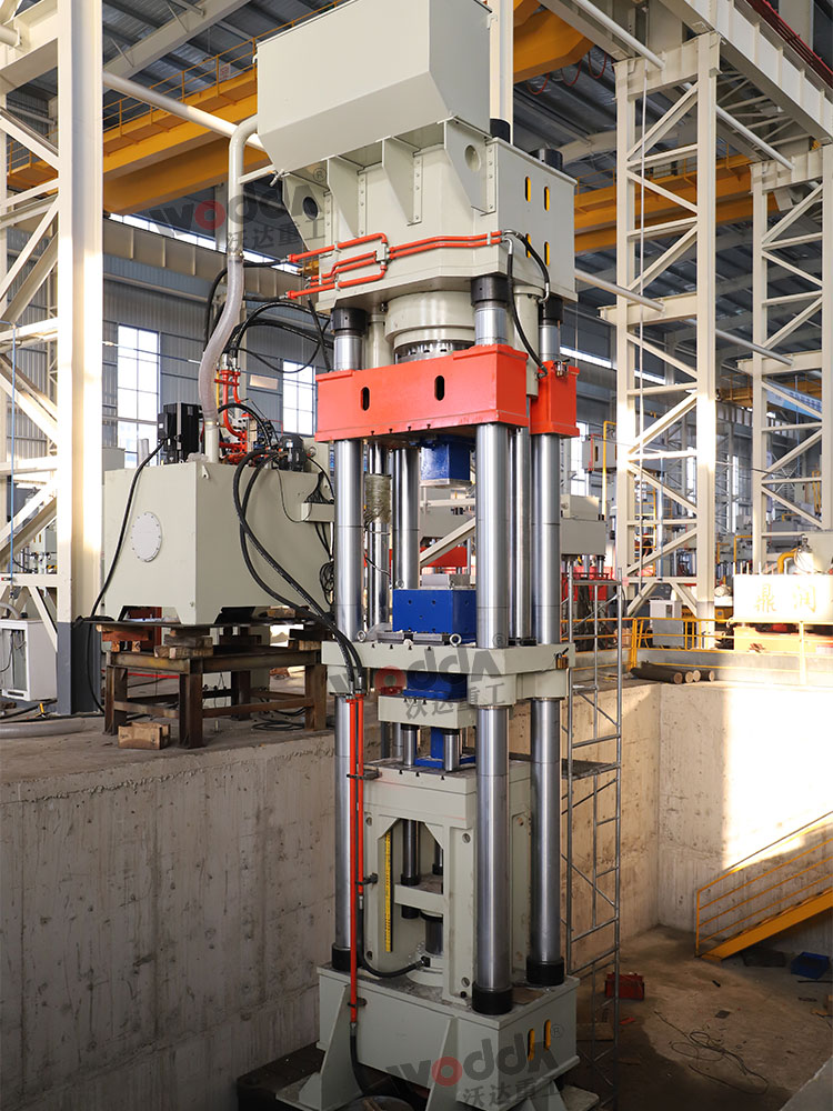 1000噸莫來石匣缽液壓機(jī)車間實拍 1000噸莫來石匣缽液壓機(jī)車間實拍