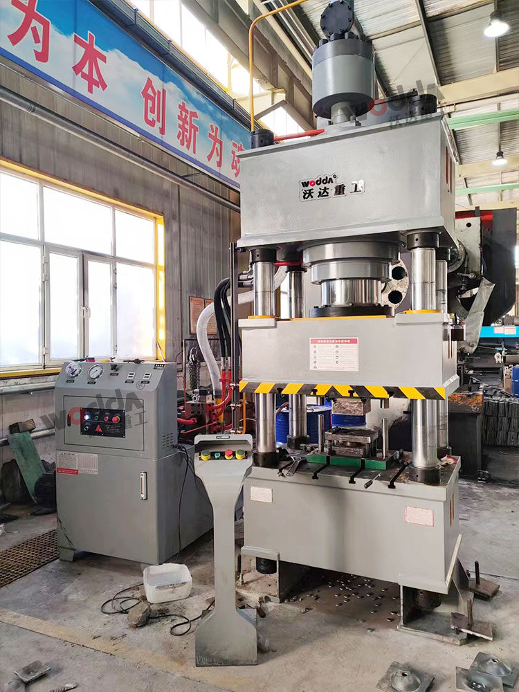 315噸錨桿托盤(pán)液壓機(jī) 315噸錨桿托盤(pán)液壓機(jī)