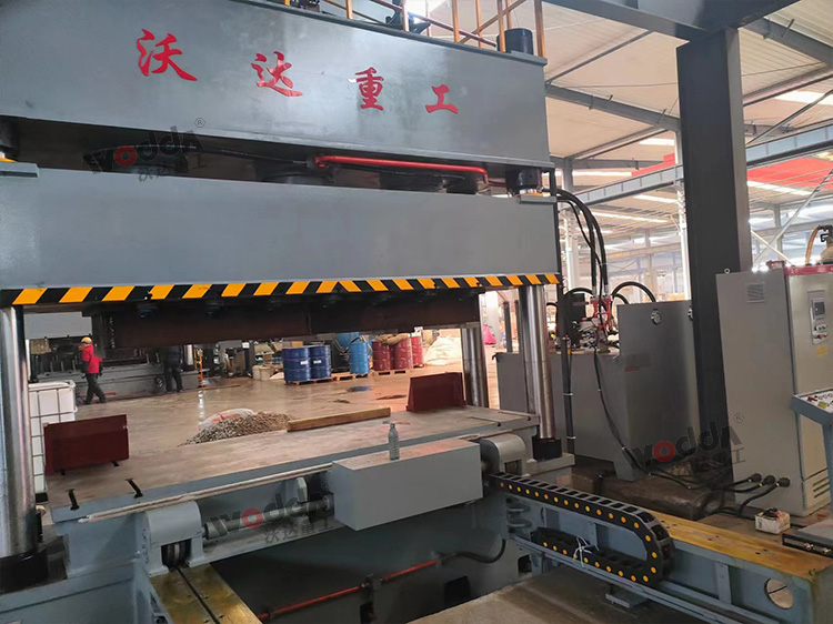 1200噸四柱液壓機現(xiàn)場調(diào)試 1200噸四柱液壓機現(xiàn)場調(diào)試