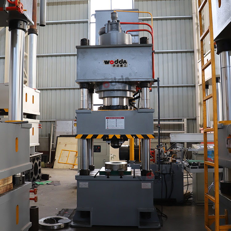 400噸三梁四柱液壓機(jī) 400噸三梁四柱液壓機(jī)