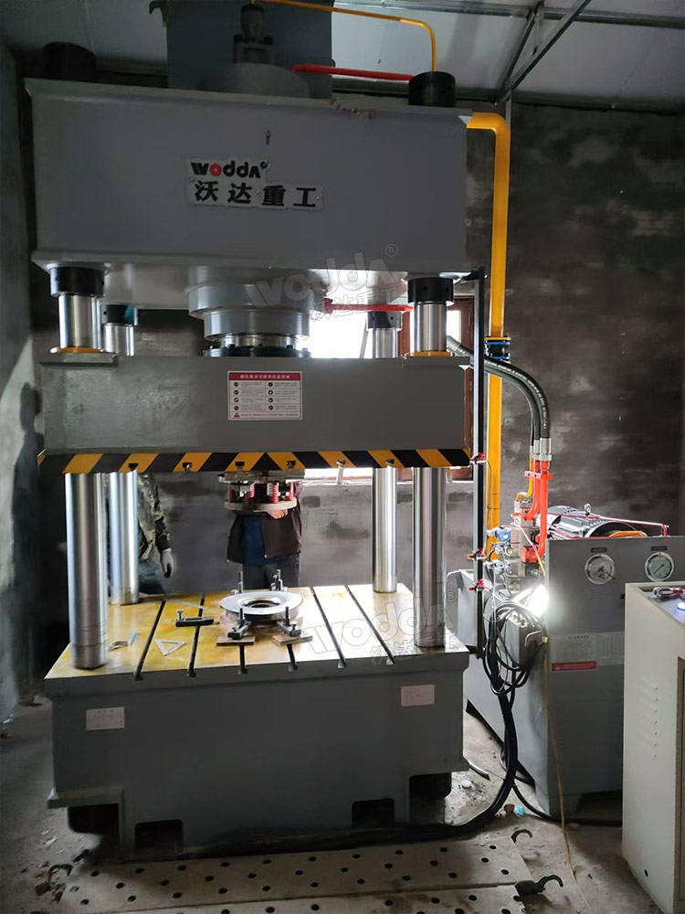 標準315噸四柱液壓機 標準315噸四柱液壓機