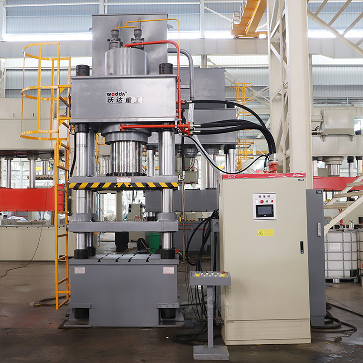 500噸四梁四柱液壓機車間實物 500噸四梁四柱液壓機車間實物