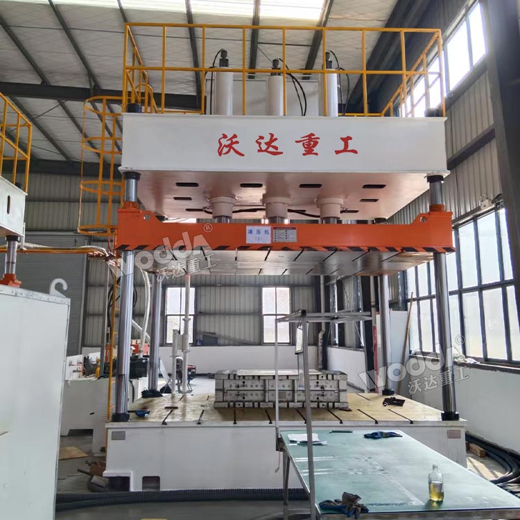 315噸汽車內(nèi)飾件成型液壓機 315噸汽車內(nèi)飾件成型液壓機