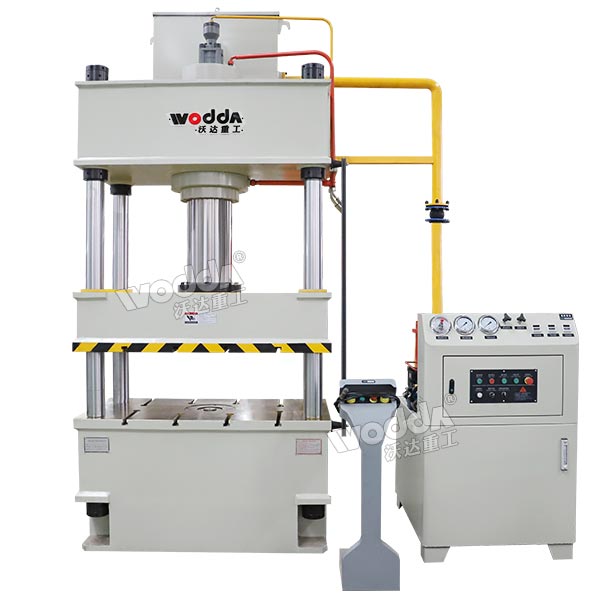 200噸四柱液壓機(jī) 200噸四柱液壓機(jī)