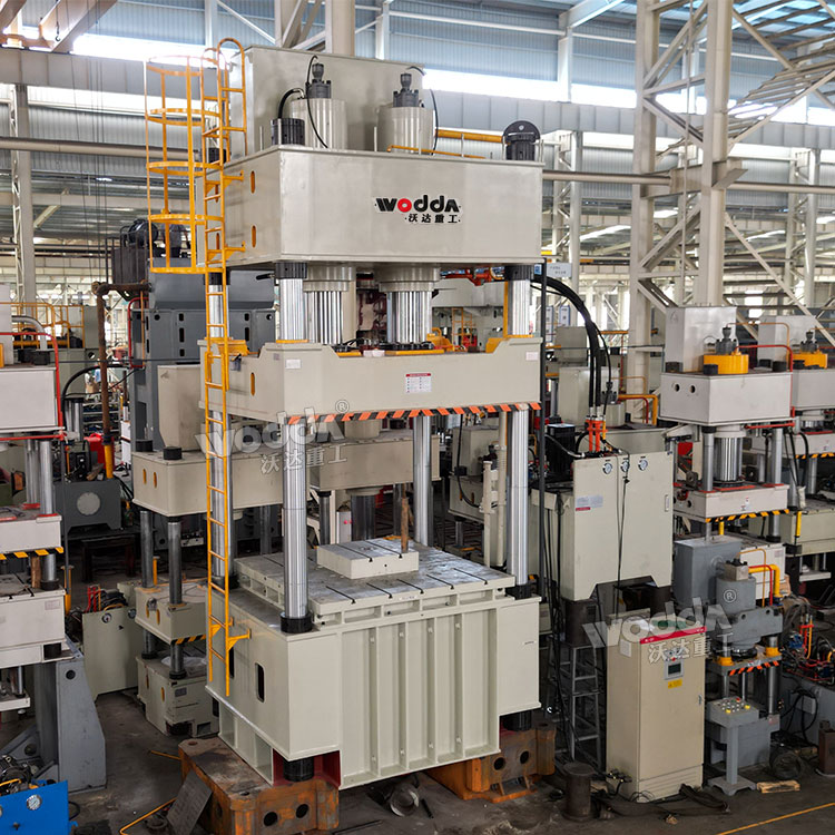 800噸四柱液壓機(jī) 800噸四柱液壓機(jī)