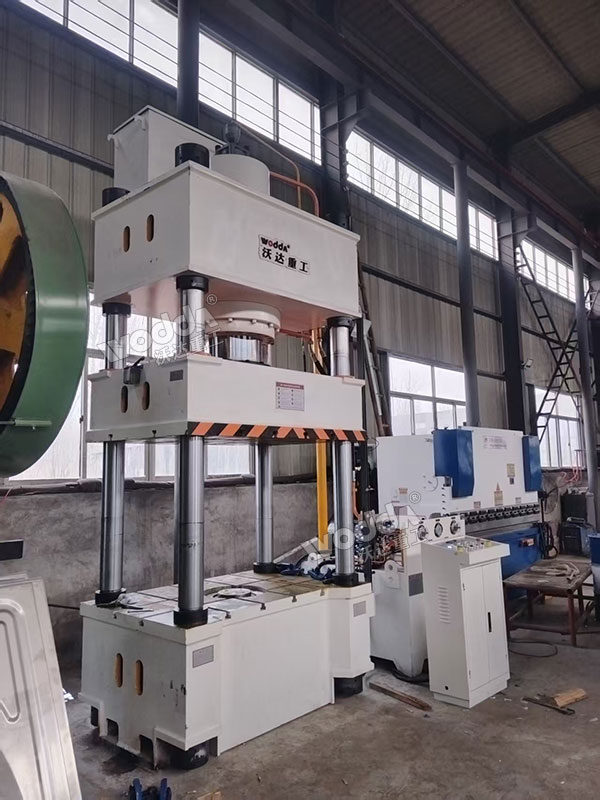 400噸四柱液壓機(jī)