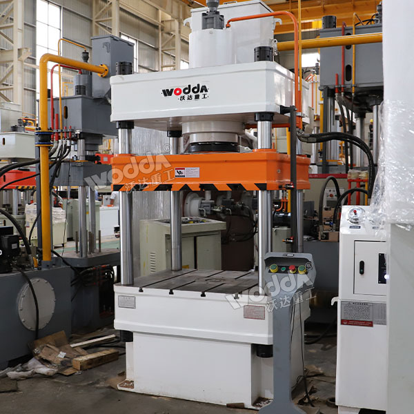 200噸四柱液壓機(jī)