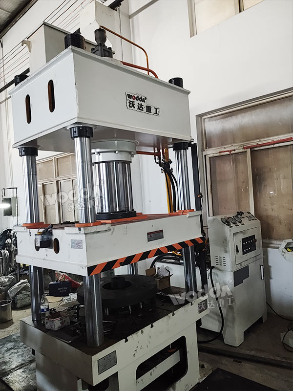 200噸四柱液壓機