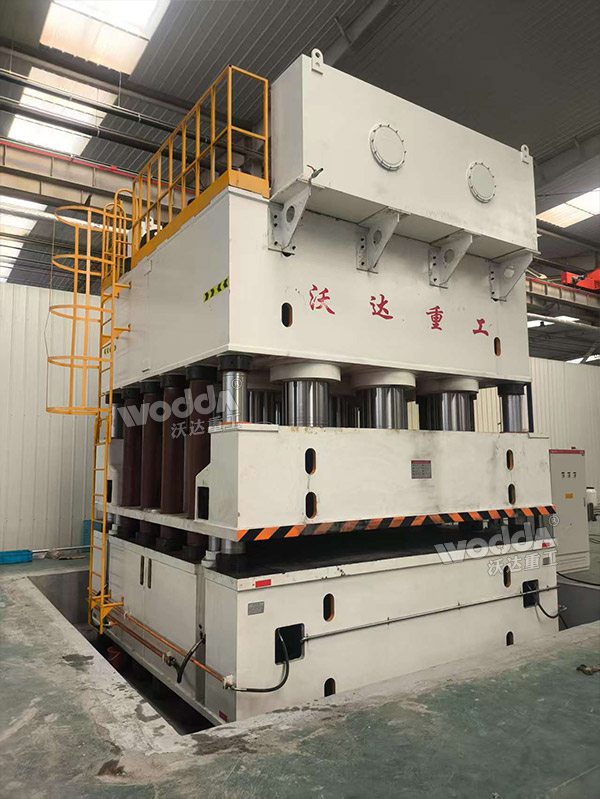 6000噸液壓機(jī) 6000噸液壓機(jī)