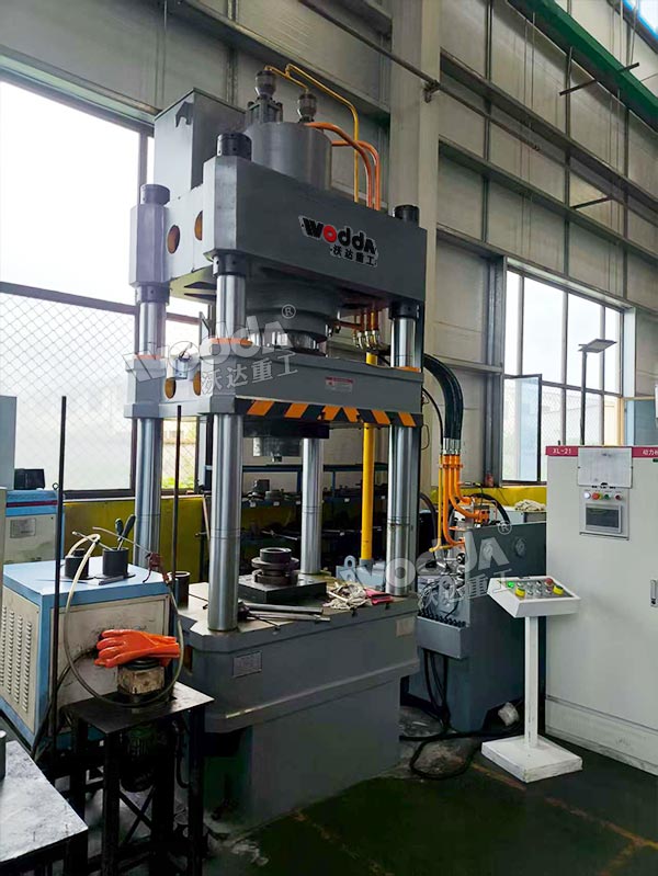 315噸熱模鍛液壓機 315噸熱模鍛液壓機