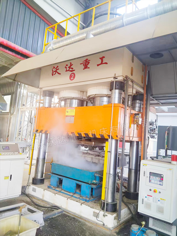 1600噸木屑托盤生產(chǎn)線 1600噸木屑托盤生產(chǎn)線