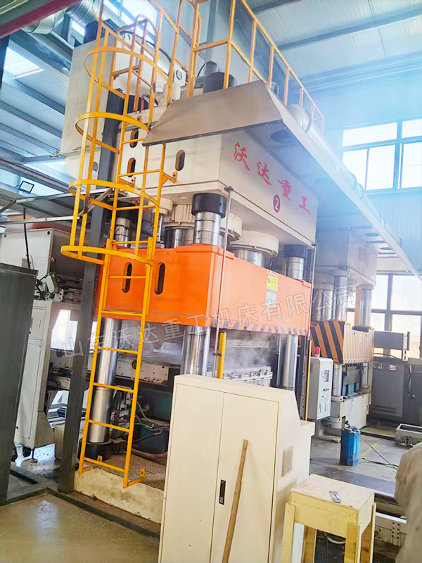 木屑托盤液壓機(jī) 木屑托盤液壓機(jī)