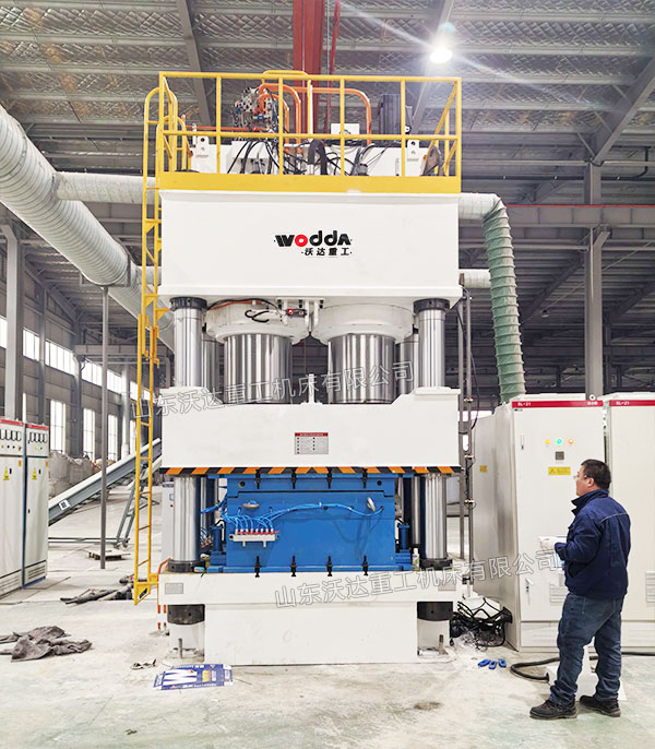 1600噸塑料托盤液壓機(jī)現(xiàn)場(chǎng) 1600噸塑料托盤液壓機(jī)現(xiàn)場(chǎng)