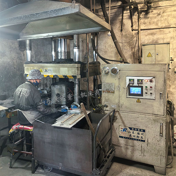 200噸剎車片液壓機(jī)