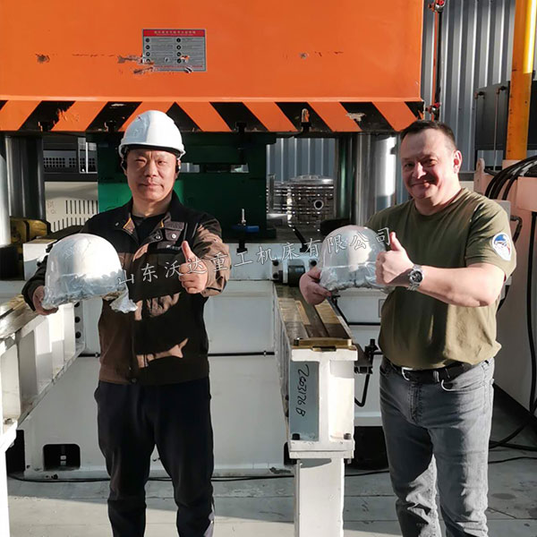 防彈頭盔試模成功 防彈頭盔試模成功