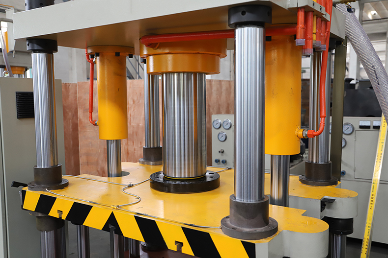 四柱三梁液壓機(jī)立柱 四柱三梁液壓機(jī)立柱