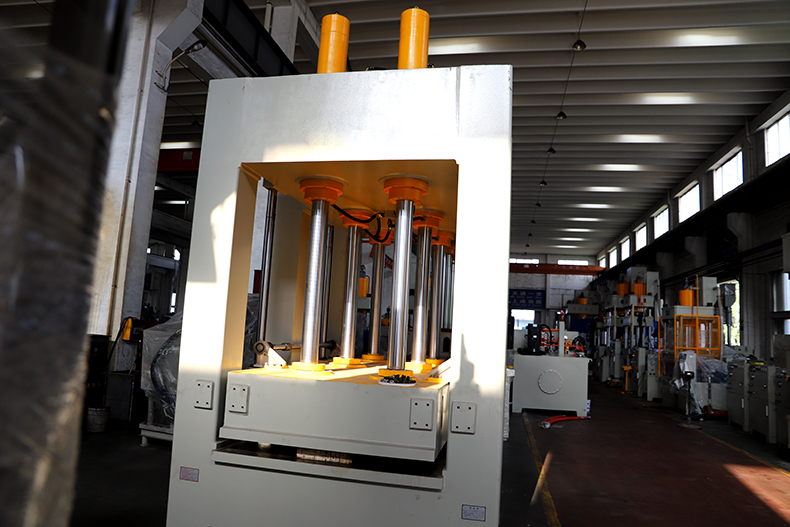 建筑新材料保溫板液壓機(jī) 建筑新材料保溫板液壓機(jī)